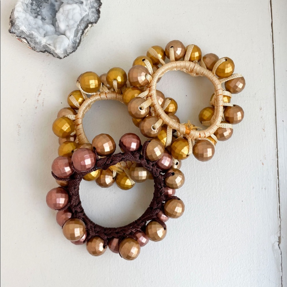 • beaded bracelets • - Picture 1 of 2